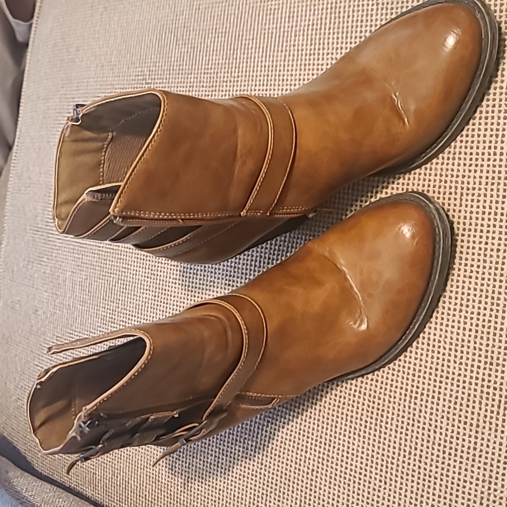 Jelly Pop cognac booties